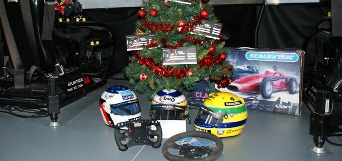 Casque de pilote et sapin de noel