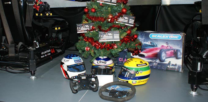 Casque de pilote et sapin de noel